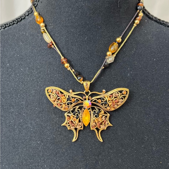 Jewelry - Beautiful butterfly necklace with golden topaz crystals - Good condition